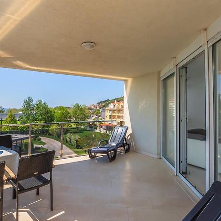 Ap 4+2 In One Of The Most Luxury Building In Omiš Habitación foto