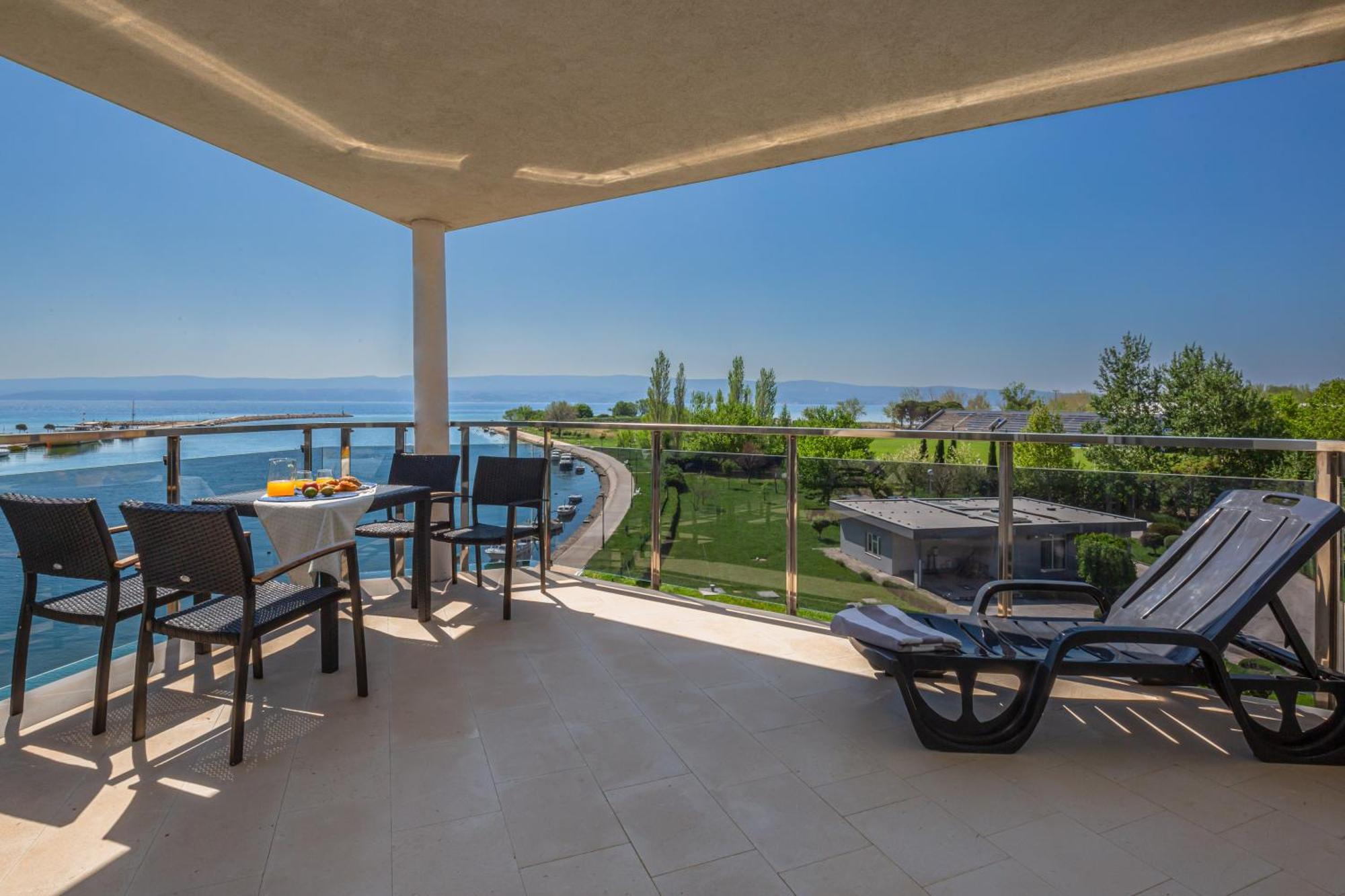 Ap 4+2 In One Of The Most Luxury Building In Omiš Habitación foto